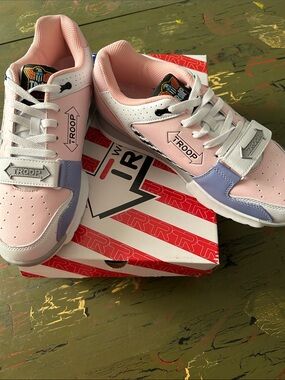 Troop Cobra Men’s Low Top Sneakers New in box. Size 11
